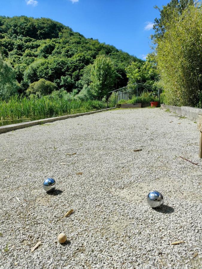 Les Pieds Dans L'Eau, Gite La Source Lachapelle-Auzac ภายนอก รูปภาพ